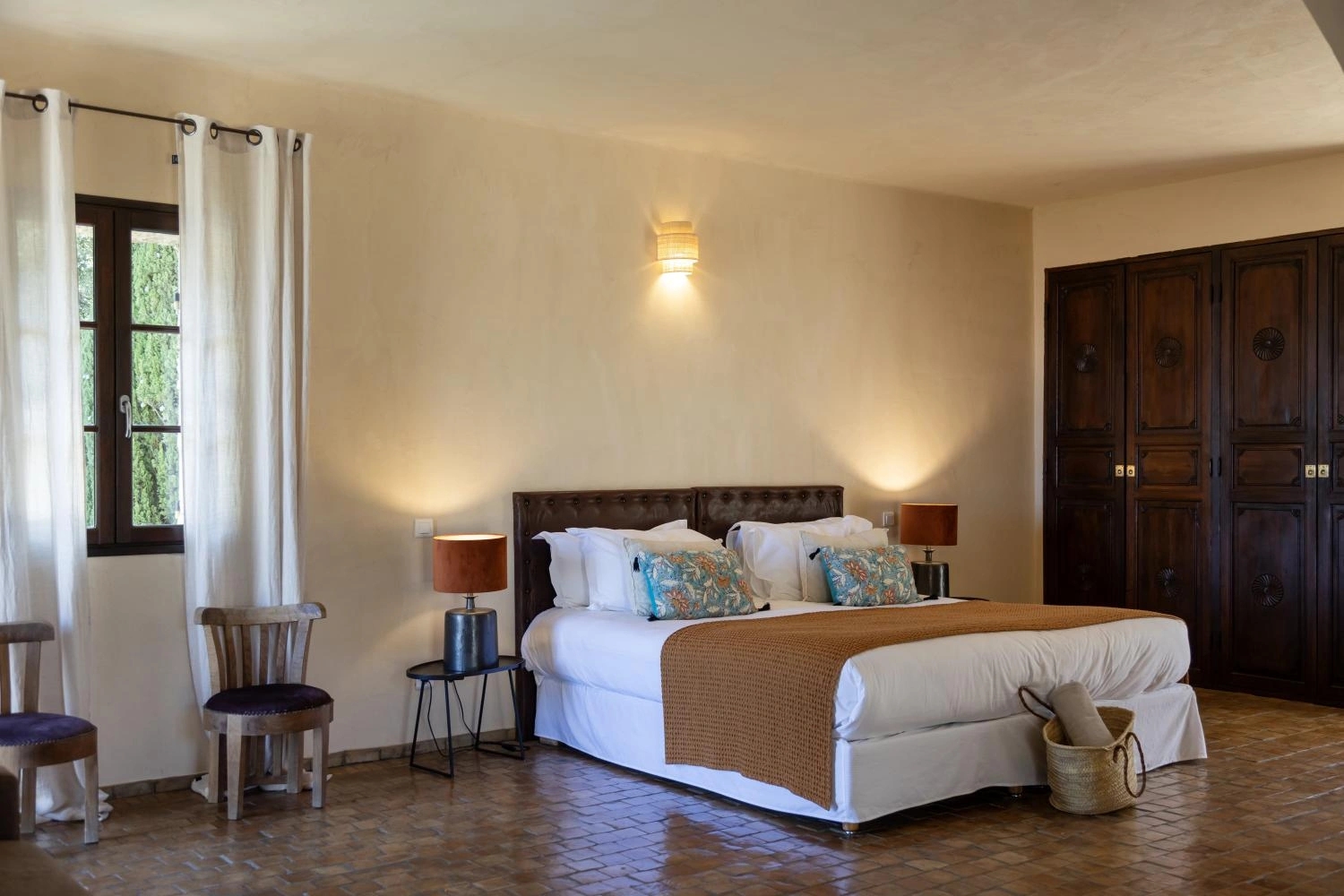 Les chambres très spacieuses de l'hôtel Case Latine à Lama en Balagne