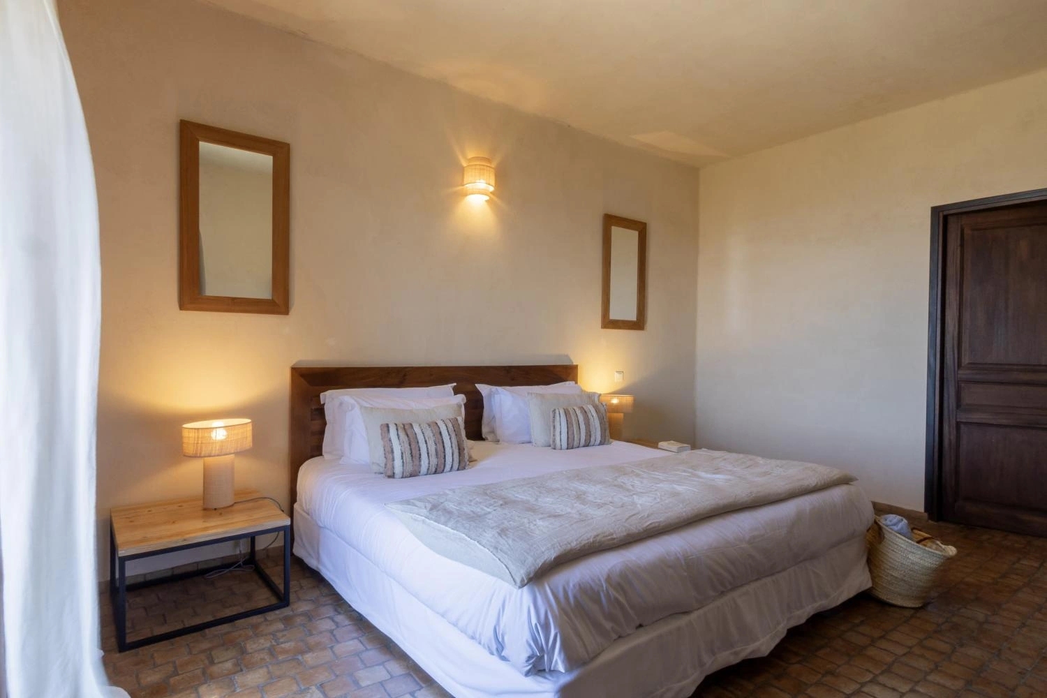 Les chambres de l'hôtel Case Latine à Lama en Corse