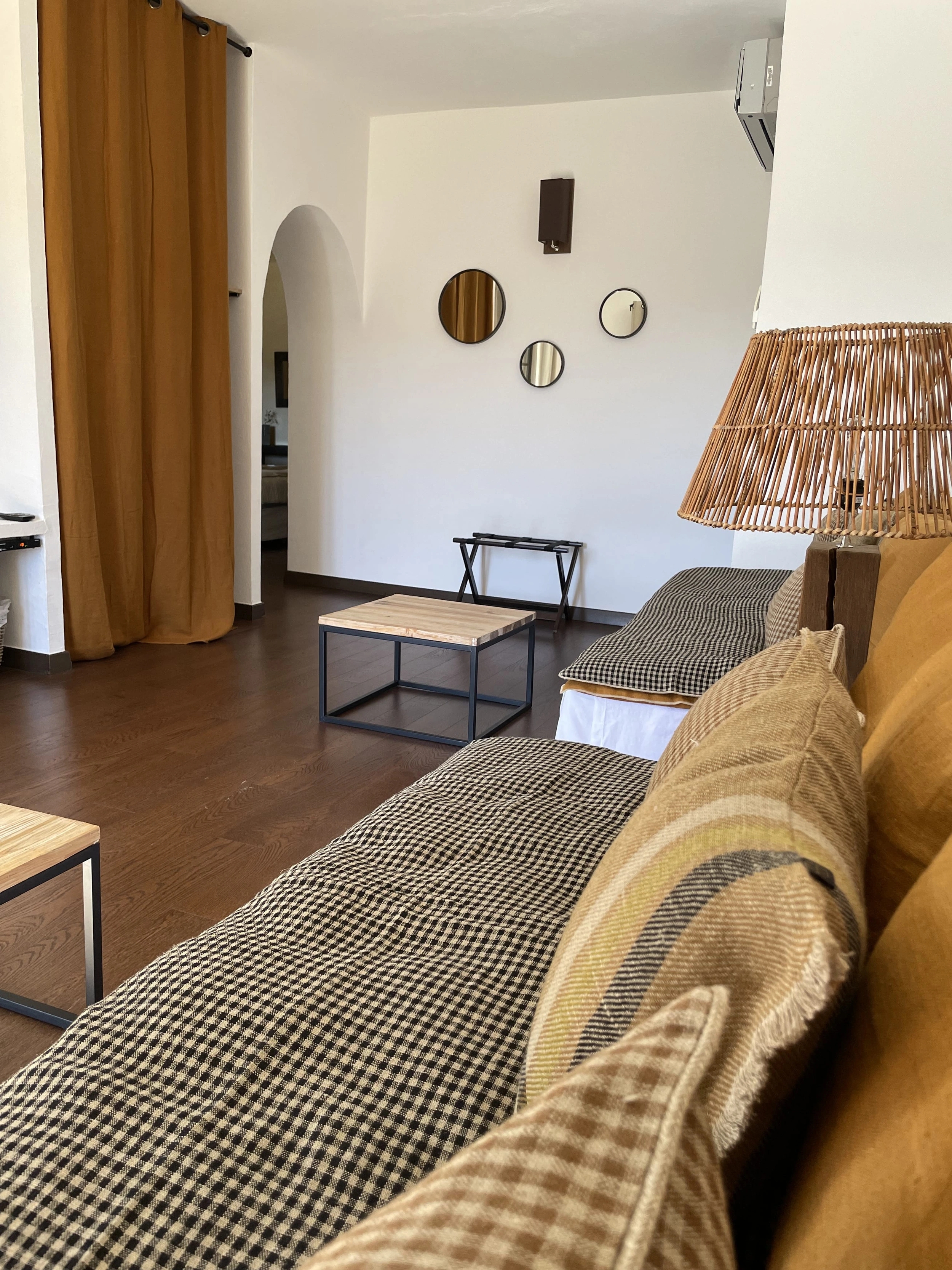 Chambre avec salon à louer à l'hôtel Case Latine à Lama en Balagne