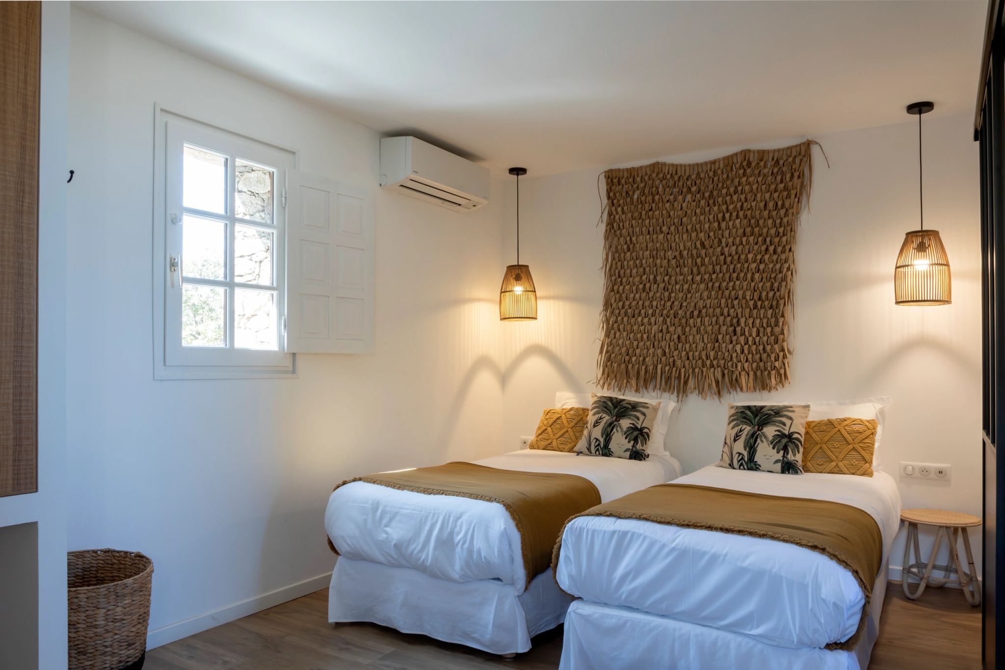 Chambre avec lits pour enfants à louer à Lama en Balagne